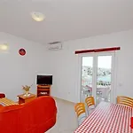 شقة Pisac Ražanj